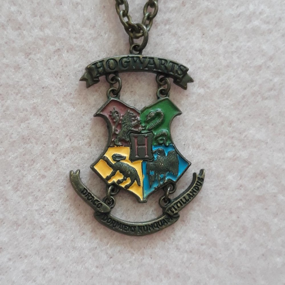 Harry Potter Necklace featuring Hogwart's Crest